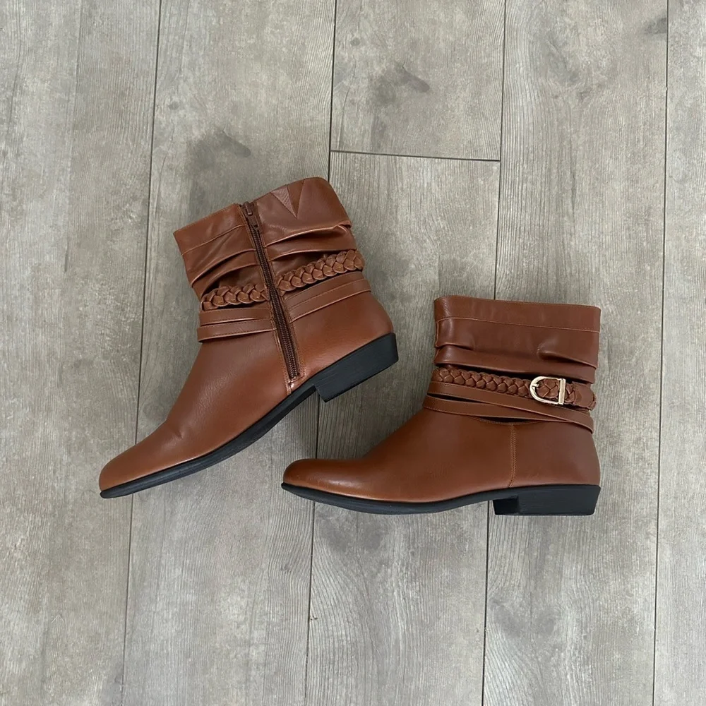 New Comfortview Wide Width Mickey Slouch Bootie Short Ankle Boot Women's size 9M